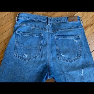 American Eagle Mom Jeans